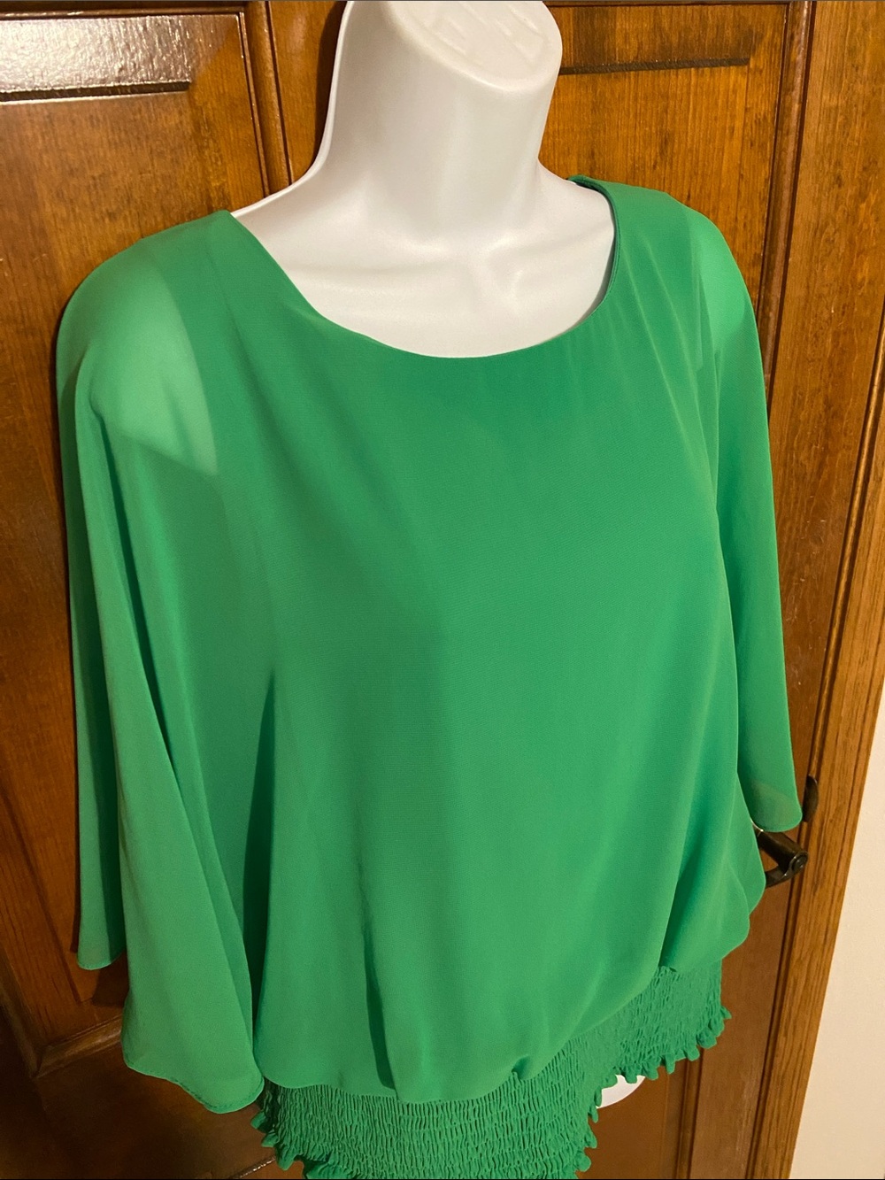Chaus vibrant green smocked dolman top built underlay tank top wispy Size L - Picture 7 of 14